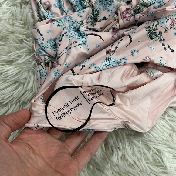 WEWOREWHAT Brooklyn Floral Halter One-Piece Swimsuit - Picture 4 of 8